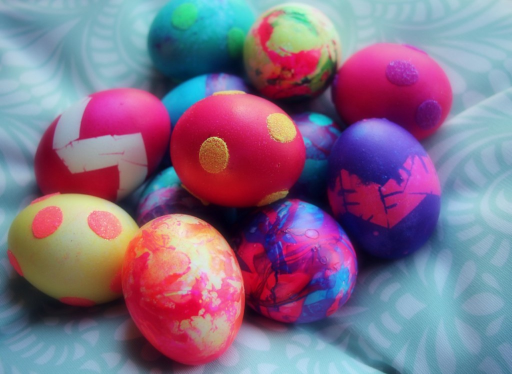 Four New Ways to Decorate Your Easter Eggs:: by Little Pink Monster