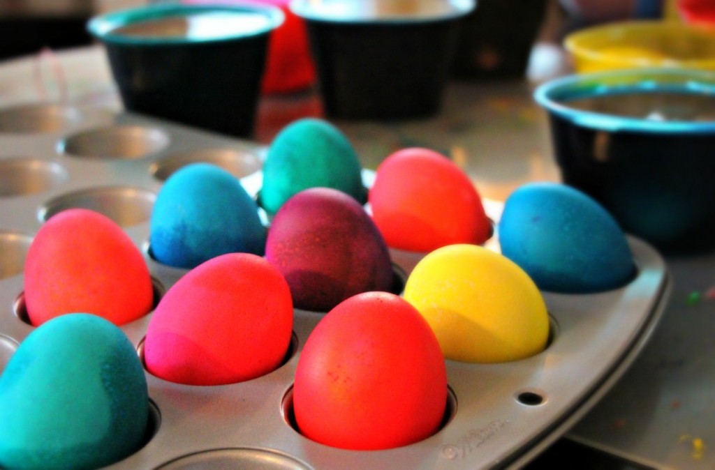 Four New Ways to Decorate Your Easter Eggs:: by Little Pink Monster